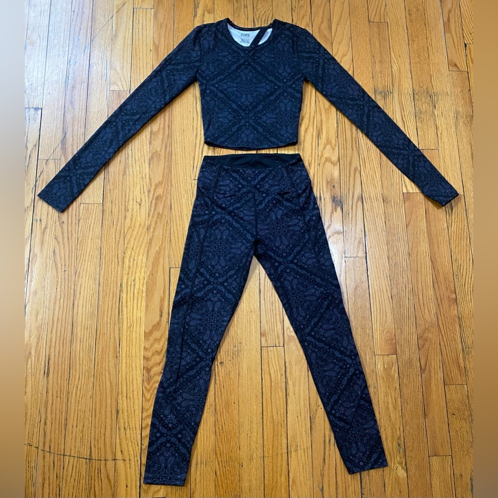 [Set] Paisley crop top and leggings by PINK Victoria’s Secret